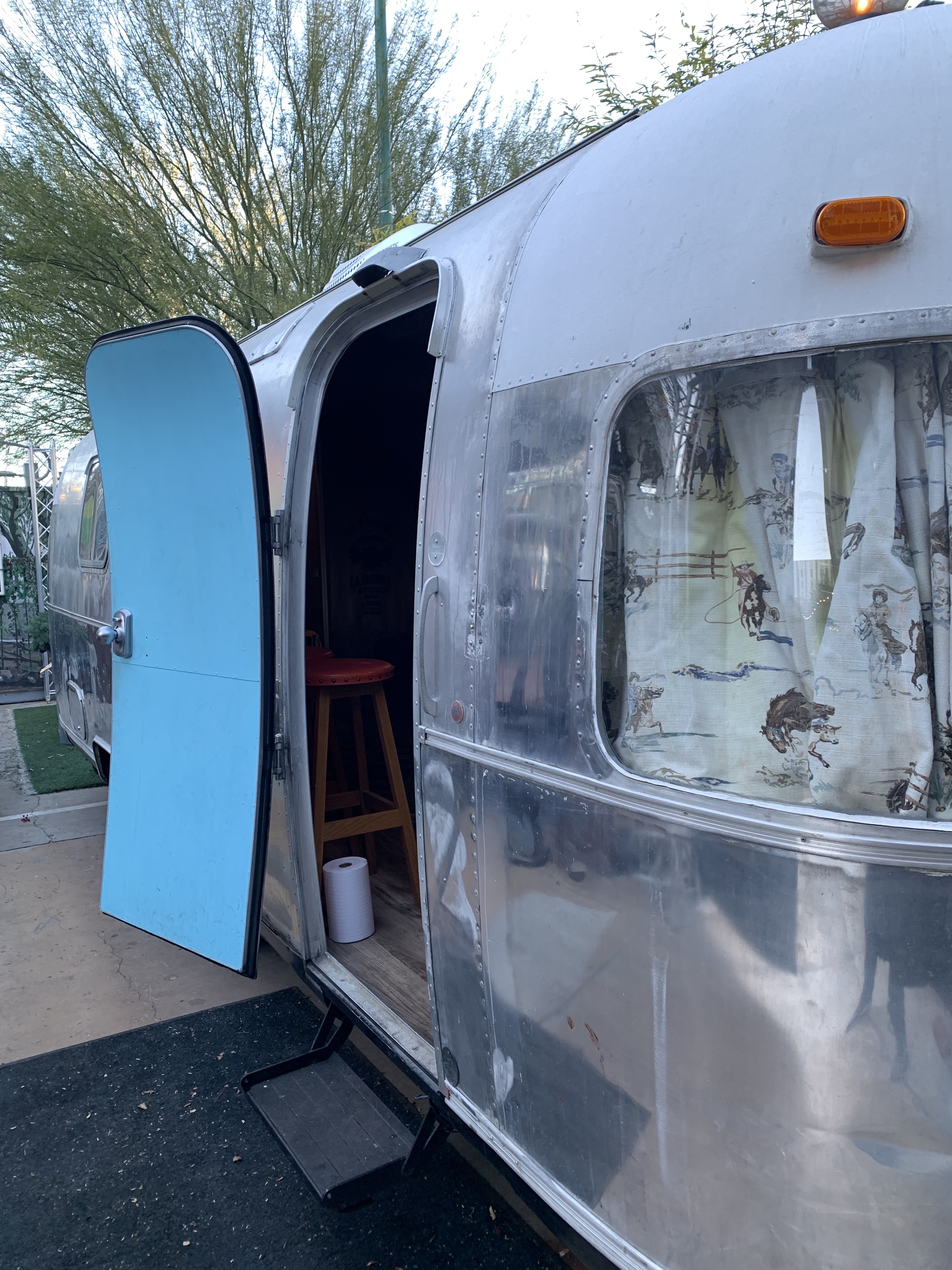 Airstream (Exterior)